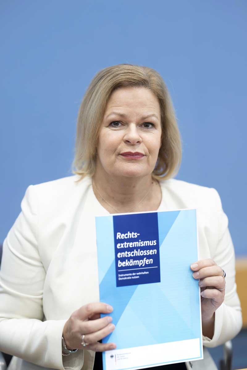 wie-de-staat-bespot-moet-geconfronteerd-worden-met-een-krachtige-staat-2024-02-26