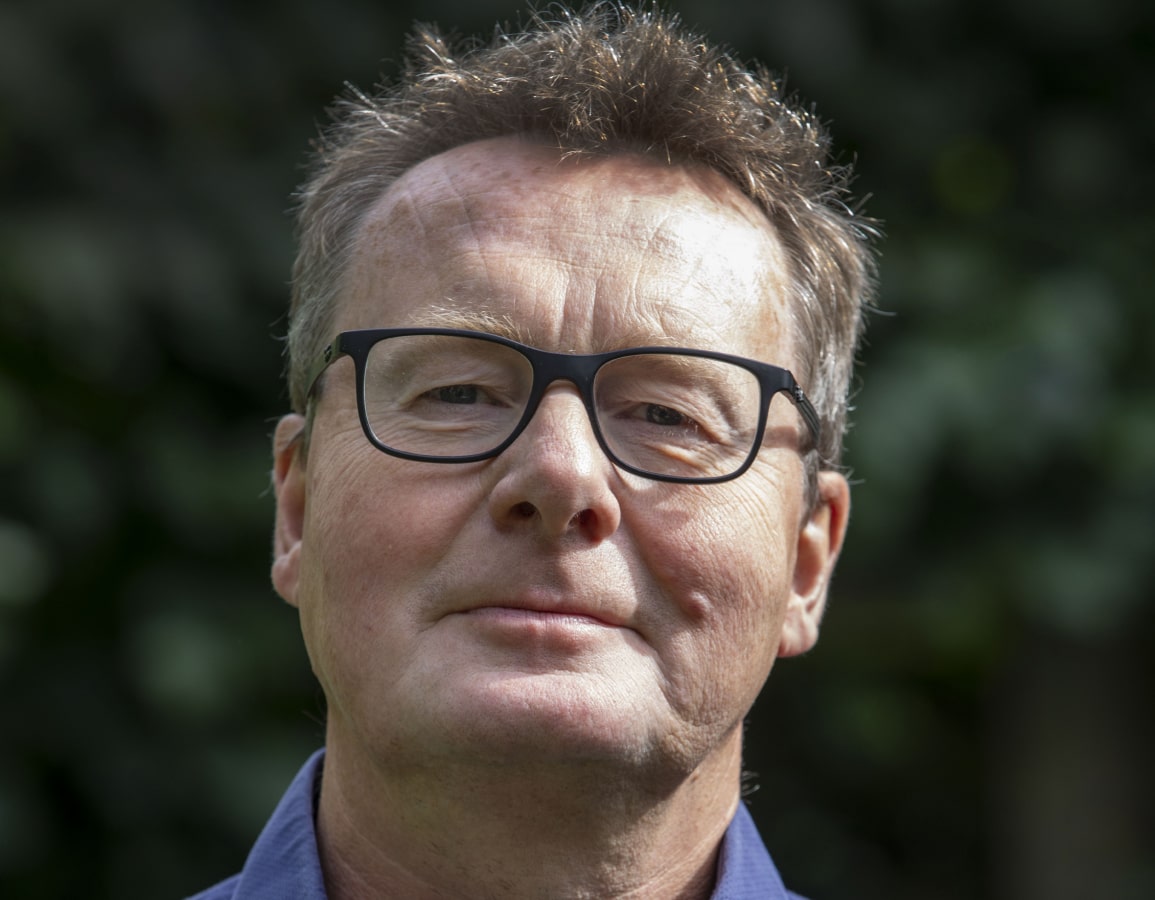 rechtsfilosoof-roland-pierik-mag-kritiekloos-vaccinaties-promoten-2023-06-11