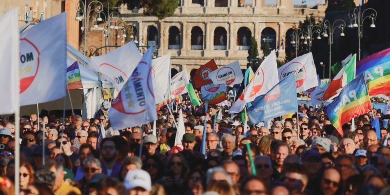 Italianen massaal in verzet tegen oorlogsplannen