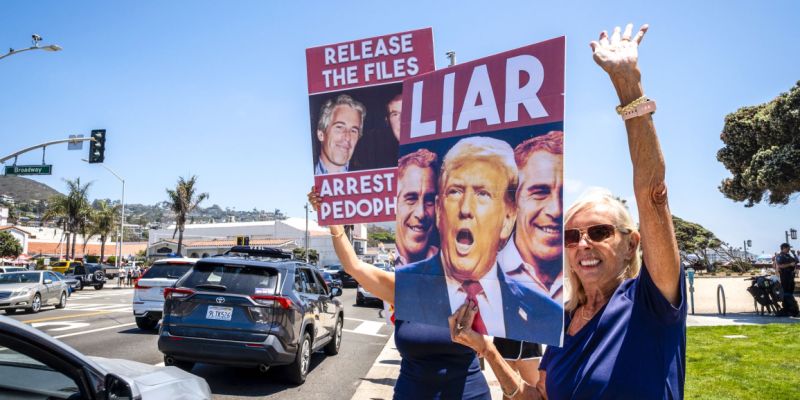 Rechter tegen Trump- “Jij hebt de Epstein-geheimen in handen”