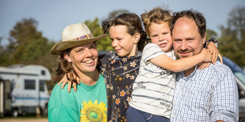 “Thuisonderwijs is geen keuze tegen school, maar voor natuurlijk leren”