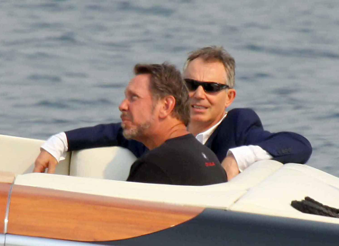 groot-brittannie-zet-stap-naar-controlestaat-met-dank-aan-tony-blair-en-larry-ellison
